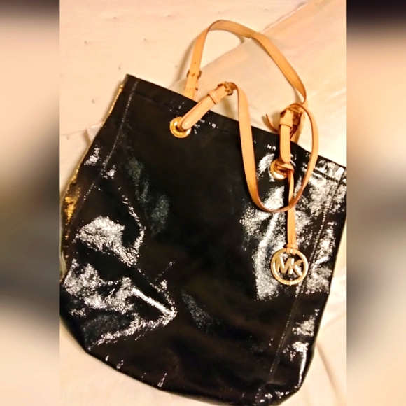 Michael Kors Tote - Picture 1 of 2